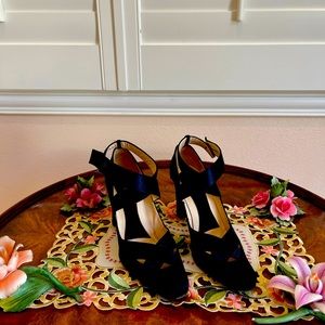 Beautiful Satin Gucci high heels